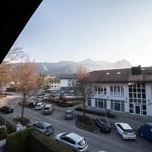  Apartment Central With The View Of The Zugspitze